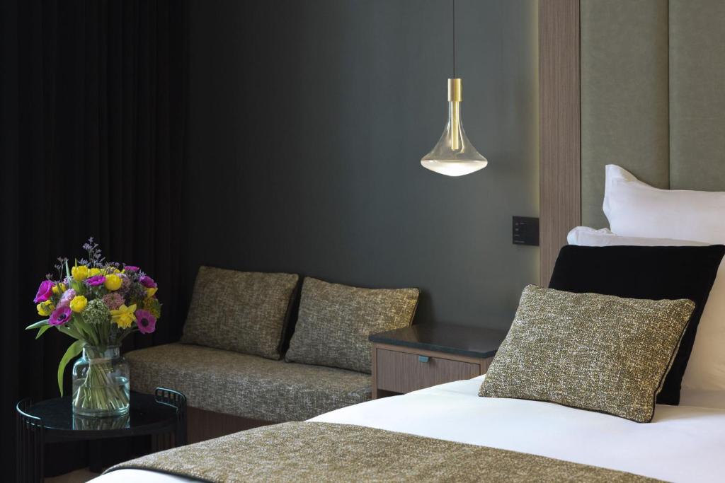 Deluxe Junior Suite - Image 7