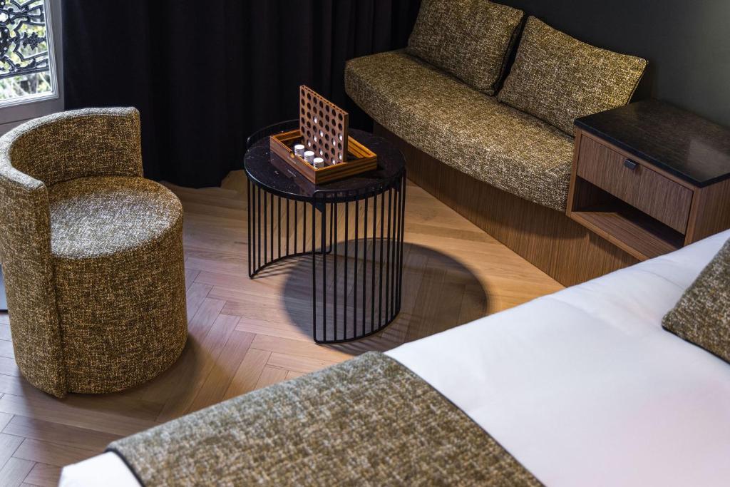Deluxe Junior Suite - Image 9