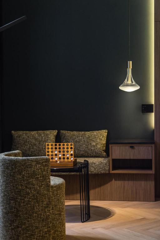 Deluxe Junior Suite - Image 10
