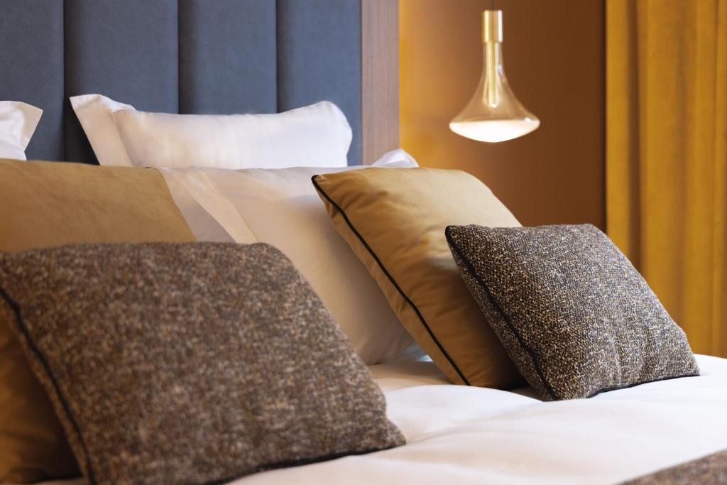 Suite with Balcony - Image 3