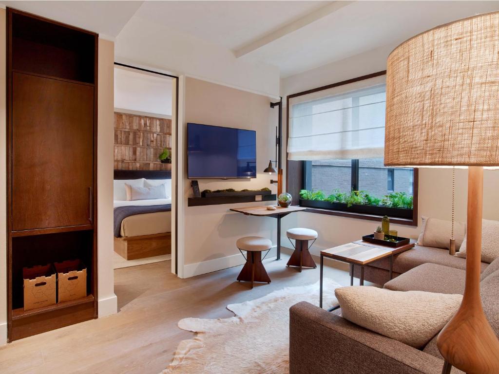 Junior Suite - Image 1