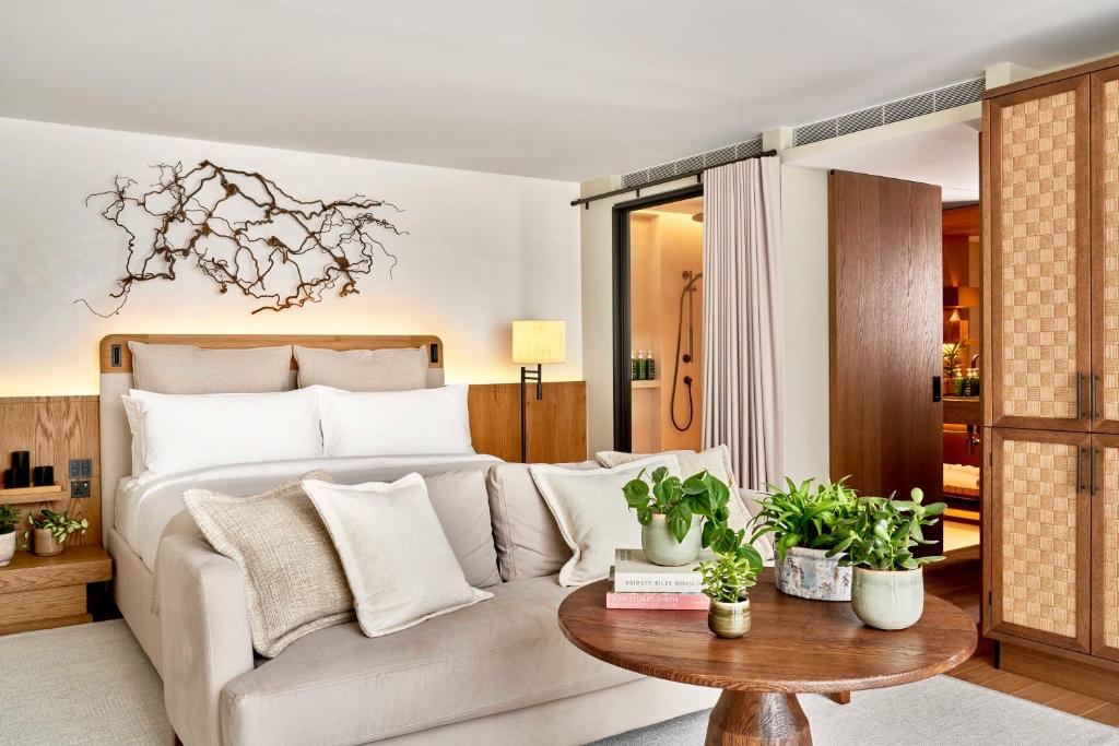 Junior Suite - Image 1