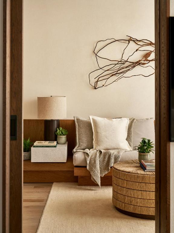 Skyline Junior Suite - Image 4