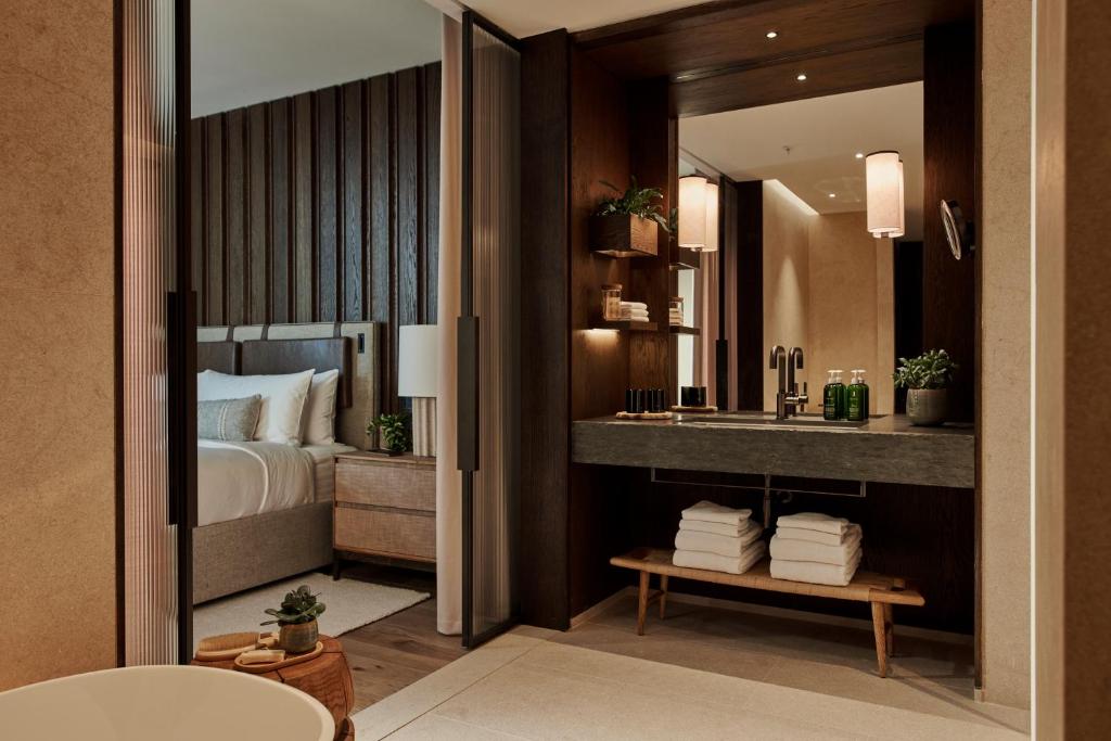 Suite with Garden View - Image 1
