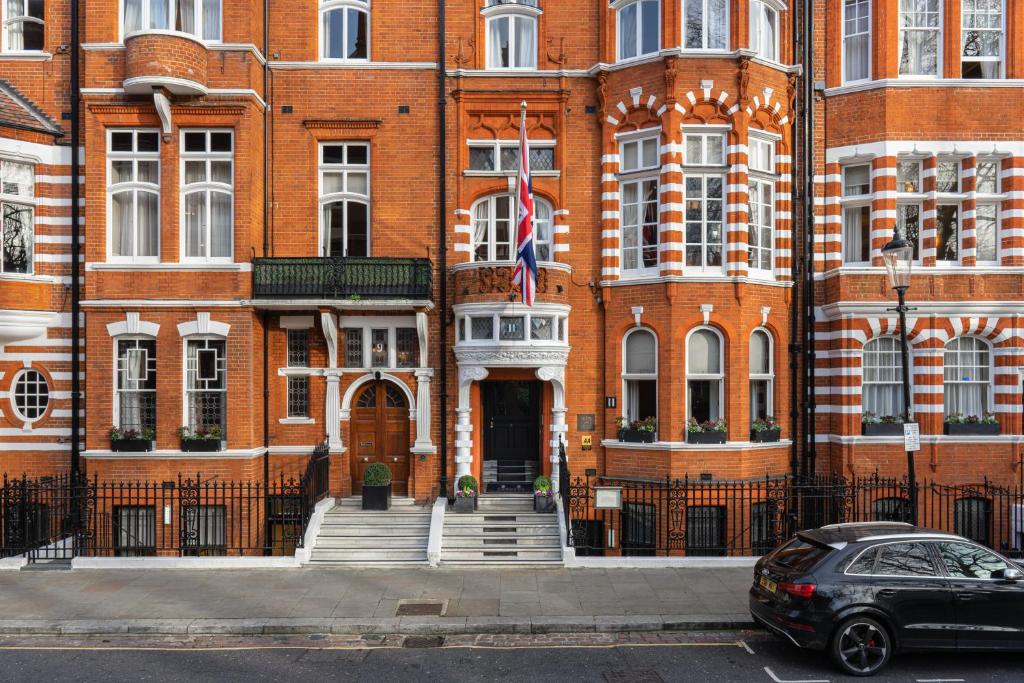 11 Cadogan Gardens and The Apartments