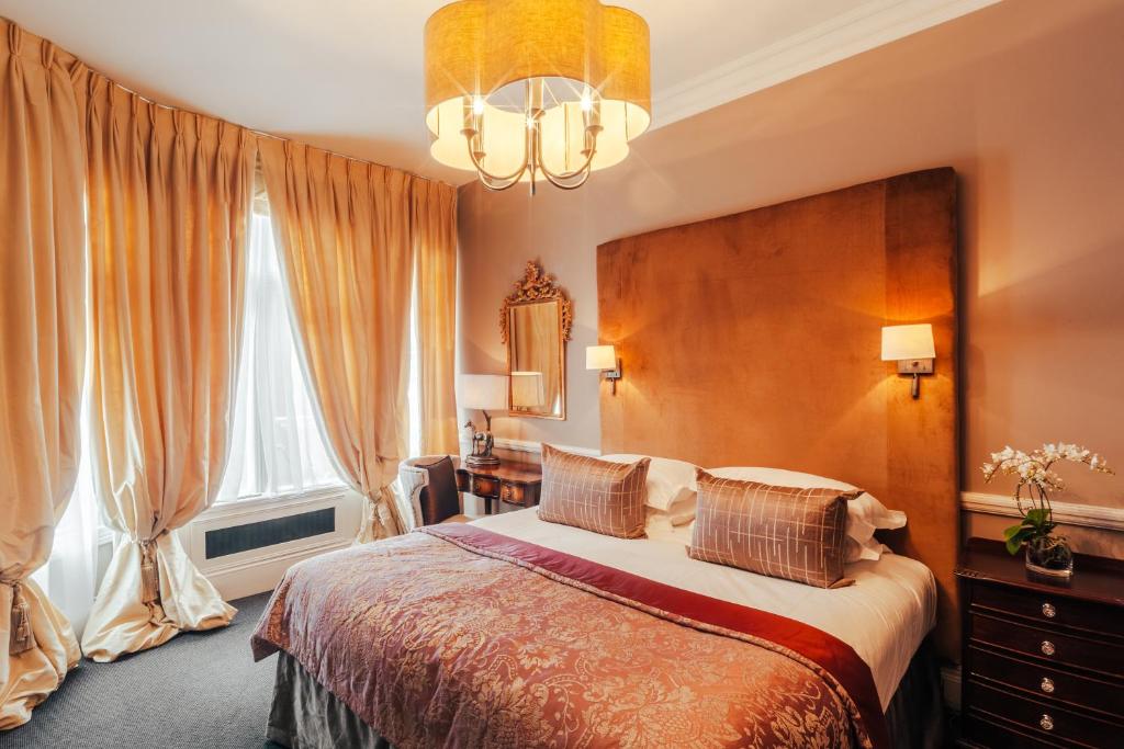 Cadogan Suite at 11 Cadogan Gardens - Image 4