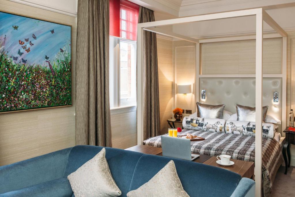 Junior Suite at 11 Cadogan Gardens - Image 3