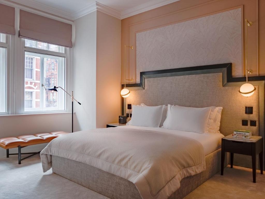 One-Bedroom Apartment Deluxe at 20 Cadogan Gardens - Image 1