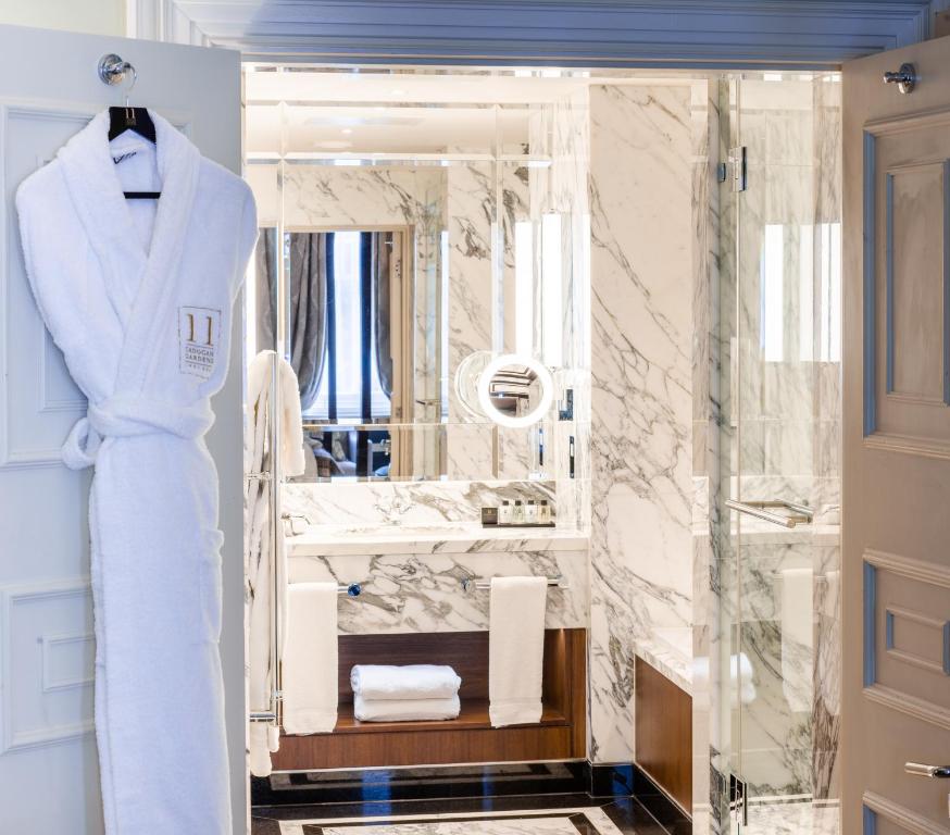 Signature Suite at 11 Cadogan Gardens - Image 2