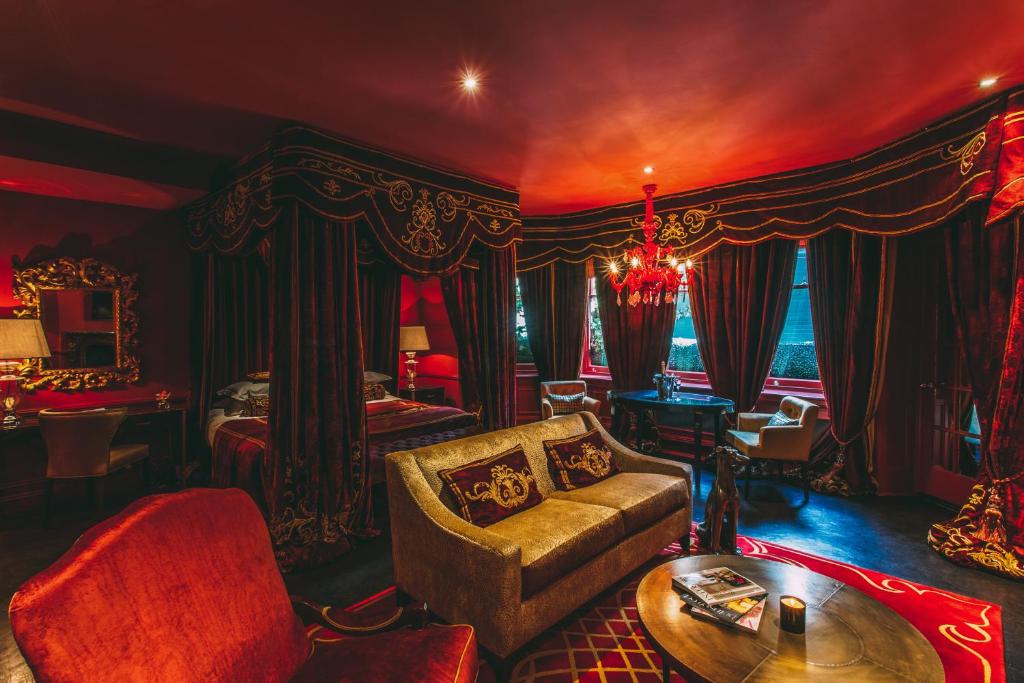 Signature Suite at 11 Cadogan Gardens - Image 3