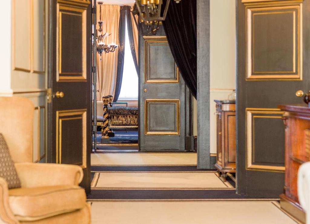 Sloane Suite at 11 Cadogan Gardens - Image 4