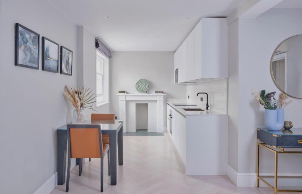 The Loft Apartment at 20 Cadogan Gardens - Image 1