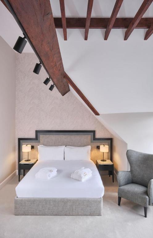 The Loft Apartment at 20 Cadogan Gardens - Image 2