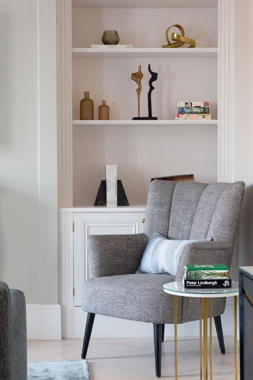 Two-Bedroom Apartment at 20 Cadogan Gardens - Image 5