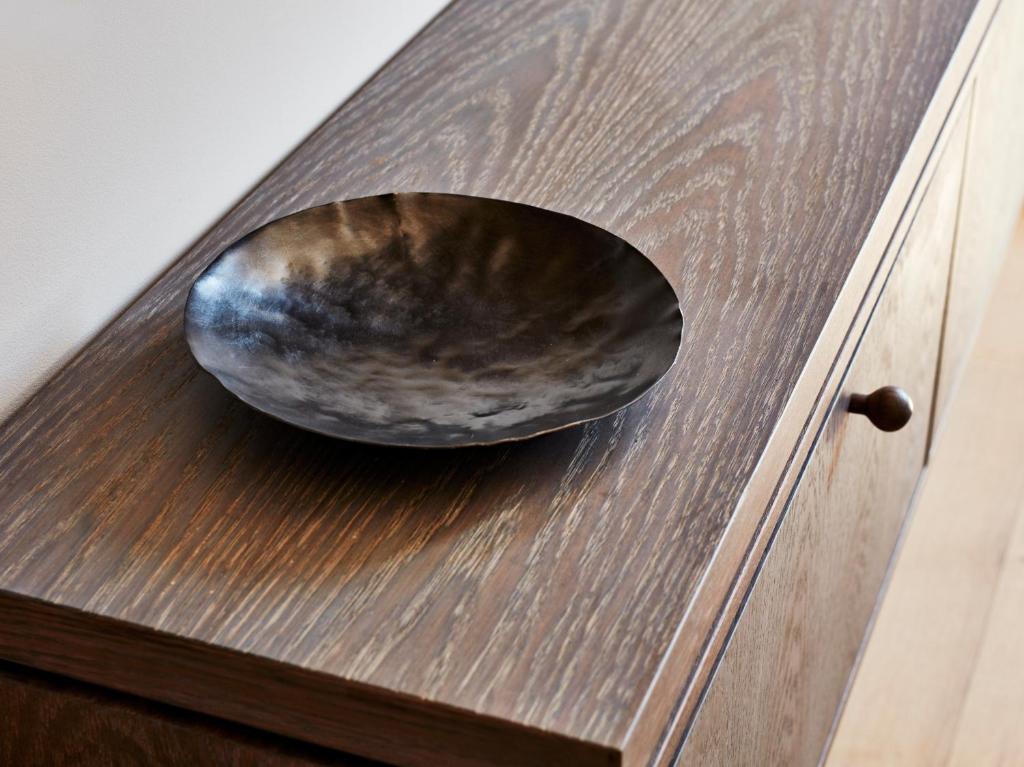 Corner Studio with King Bed - Image 5