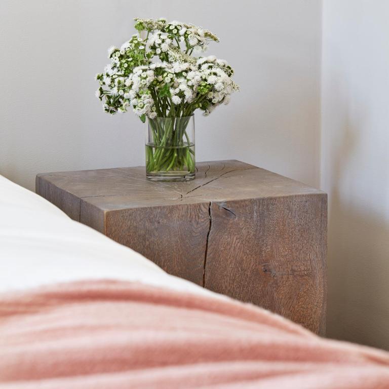 Deluxe King Room - Image 6