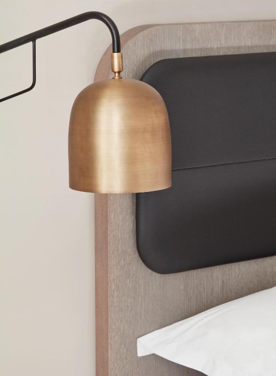 Superior King Room - Image 2