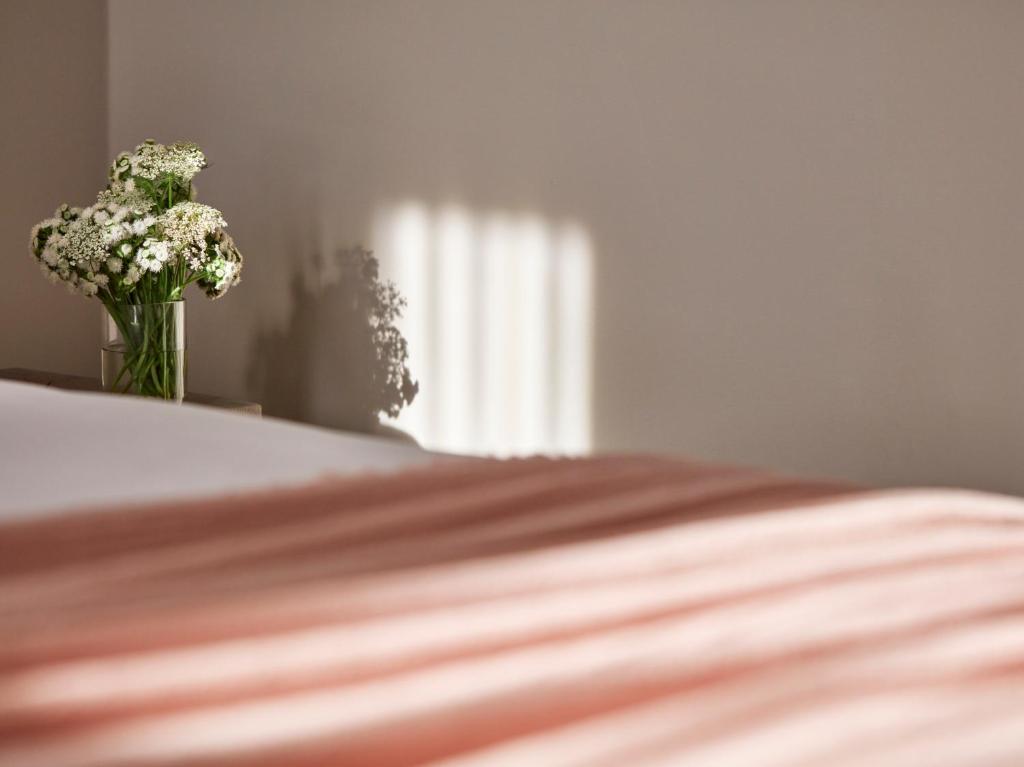Superior King Room - Image 6