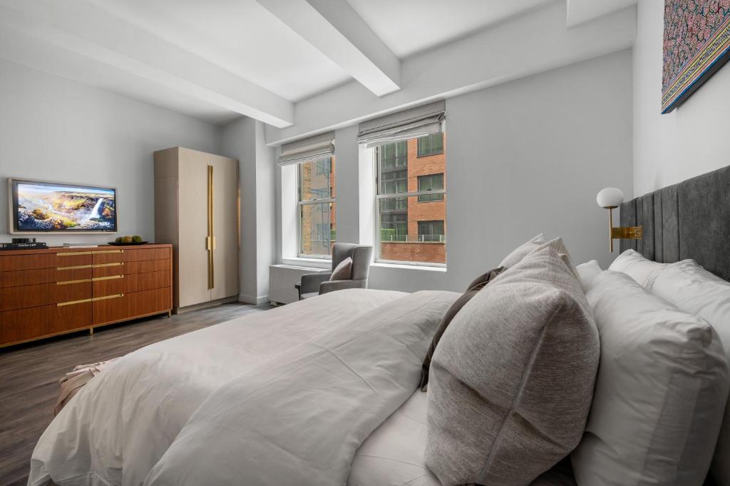 King Studio with Sofa Bed - Image 13