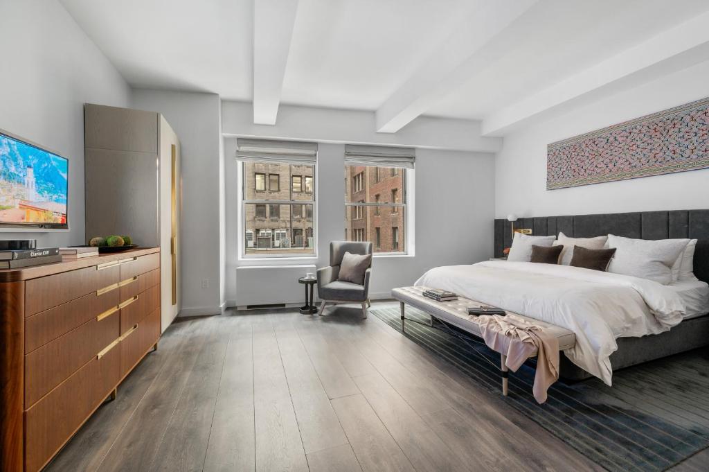 King Studio with Sofa Bed - Image 31
