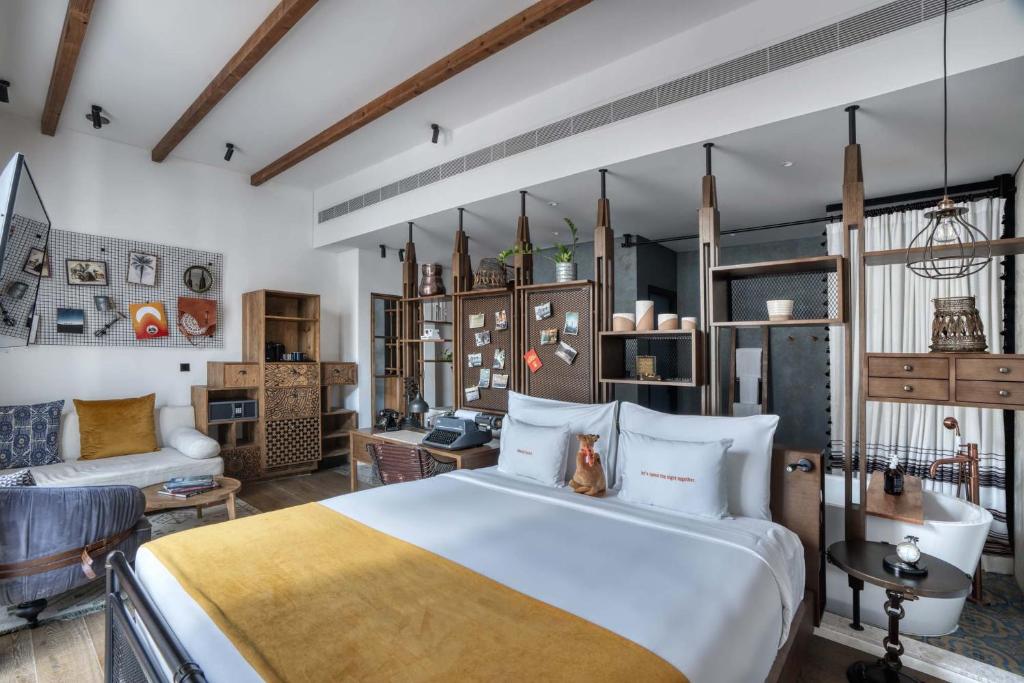 Medium Farmstay Suite - Image 1