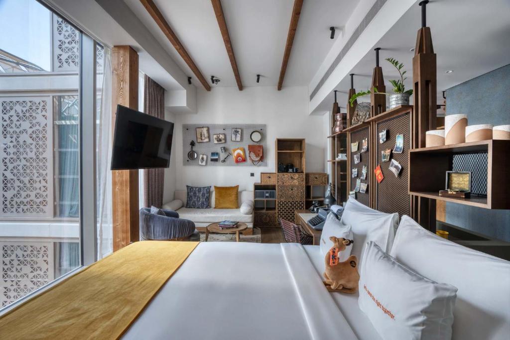 Medium Farmstay Suite - Image 3