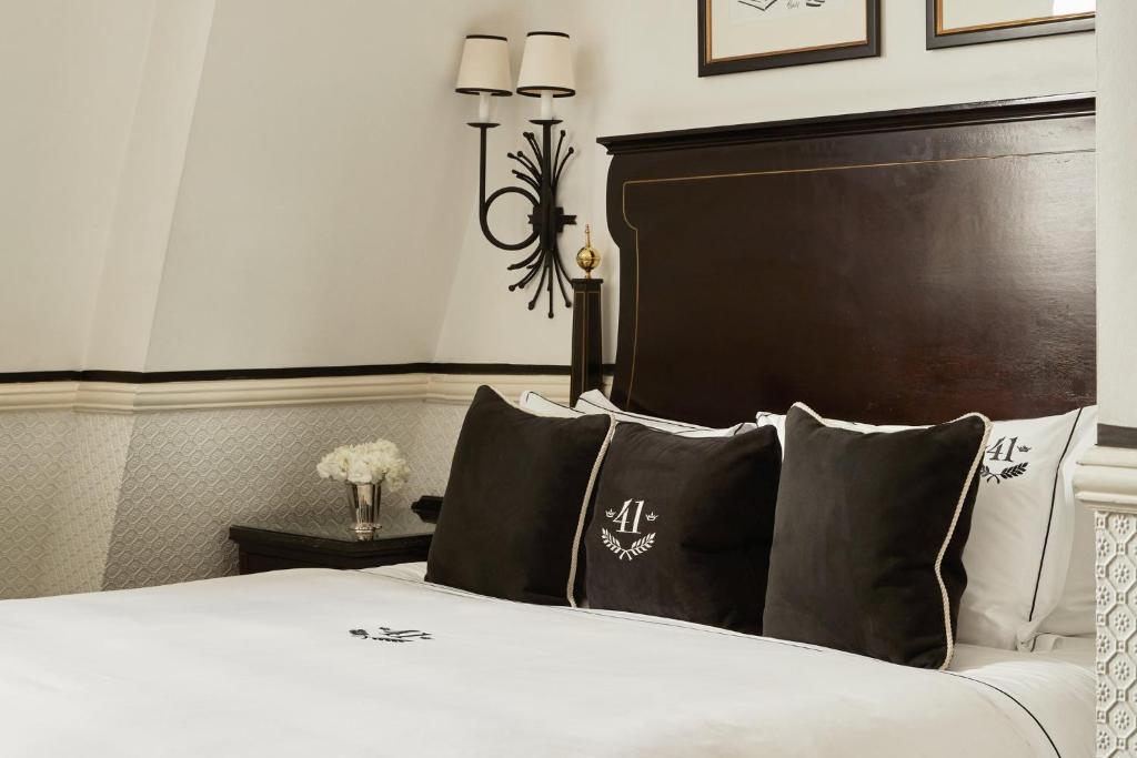 Executive Suite - Image 8