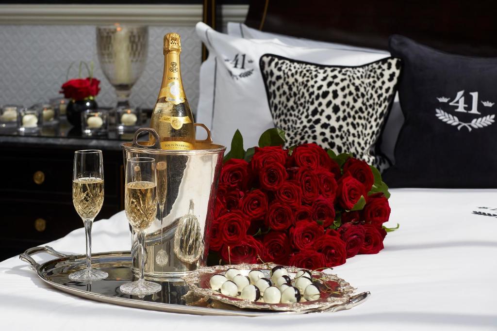 Luxury Suite (Conservatory) - Image 2