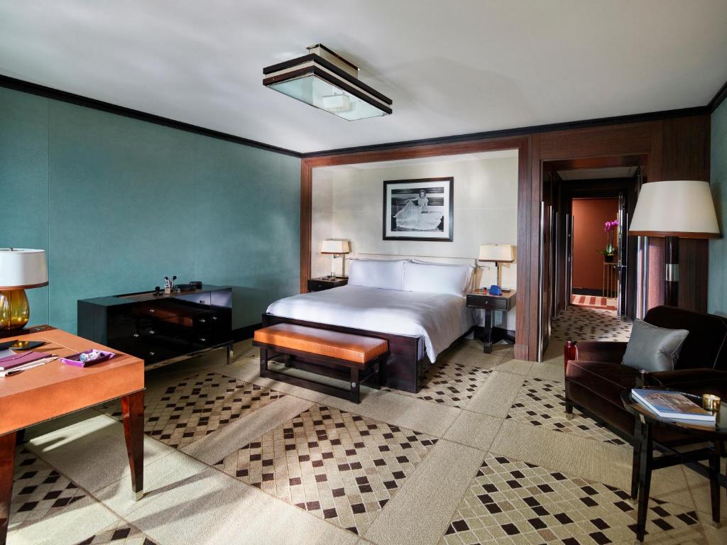 Curzon Balcony Suite - Image 4