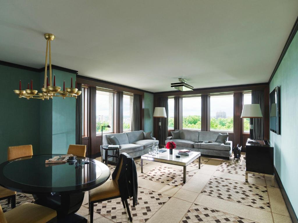 Curzon Balcony Suite - Image 1