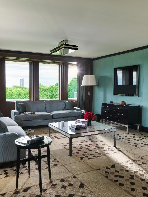 Curzon Balcony Suite - Image 5