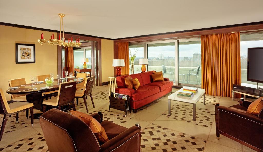 Hyde Park Balcony Suite - Image 4