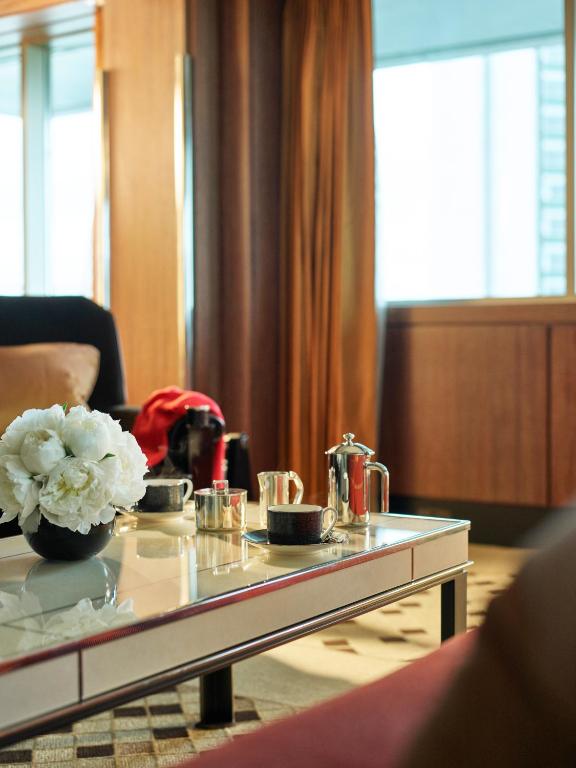 London Balcony Suite - Image 3