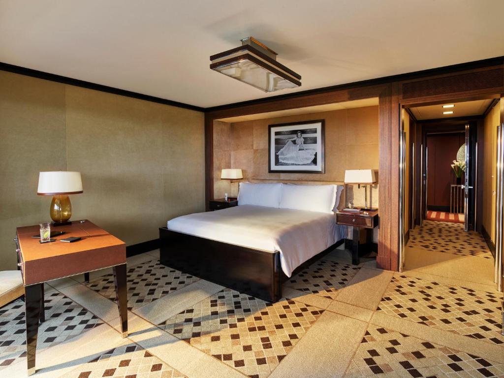 London Balcony Suite - Image 4