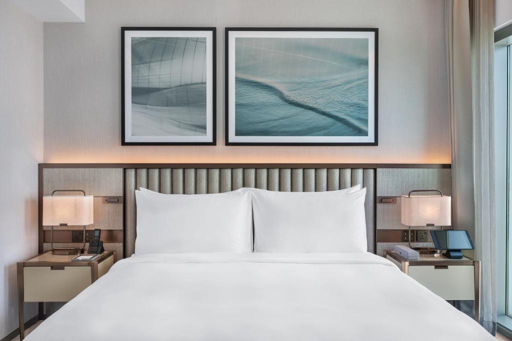 City View Executive Suite with Club Lounge access - Image 1