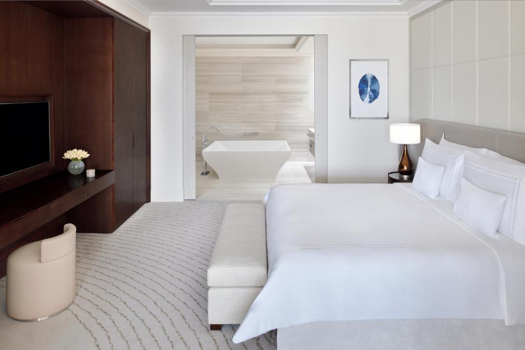Executive Suite Burj Khalifa and  Fountain View - Image 1
