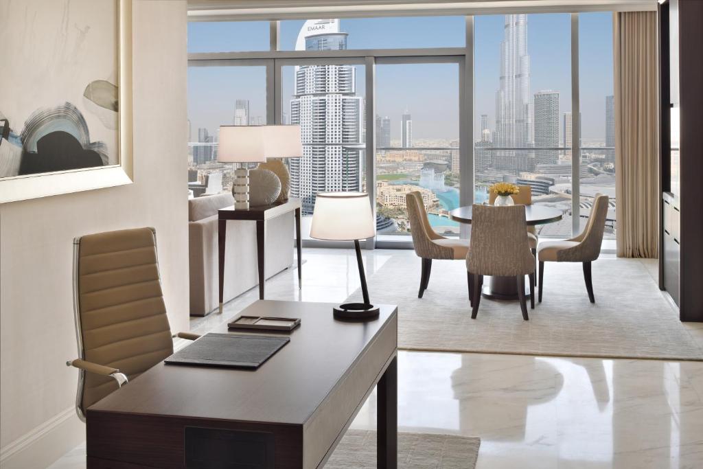Executive Suite Burj Khalifa and  Fountain View - Image 4