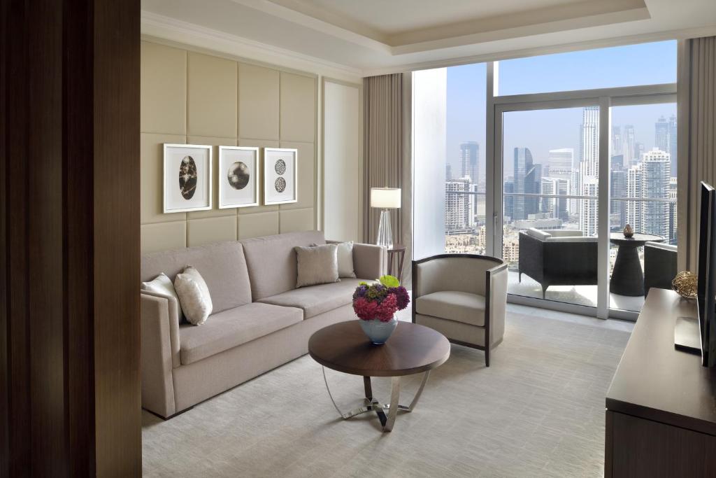 Premier Suite Burj Khalifa and  Fountain View - Image 4