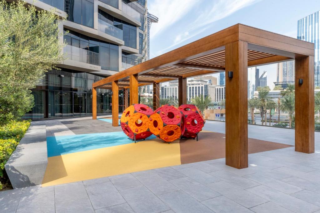 Two-Bedroom Deluxe Apartment with Balcony - Image 10