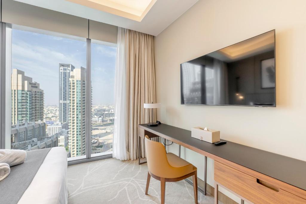 Two-Bedroom Deluxe Apartment with Balcony - Image 17