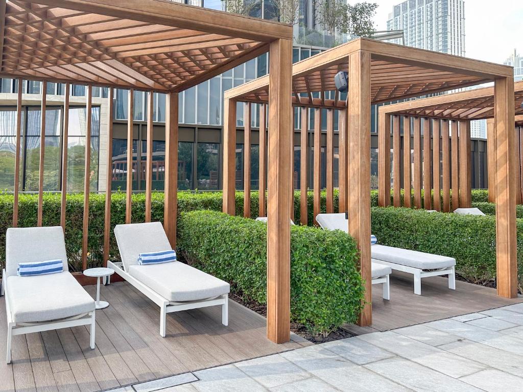 Two-Bedroom Deluxe Apartment with Balcony - Image 24