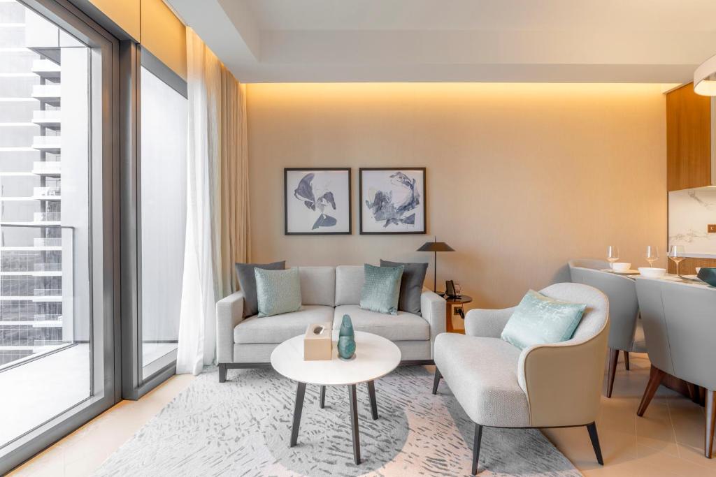 Two-Bedroom Deluxe Apartment with Balcony - Image 8