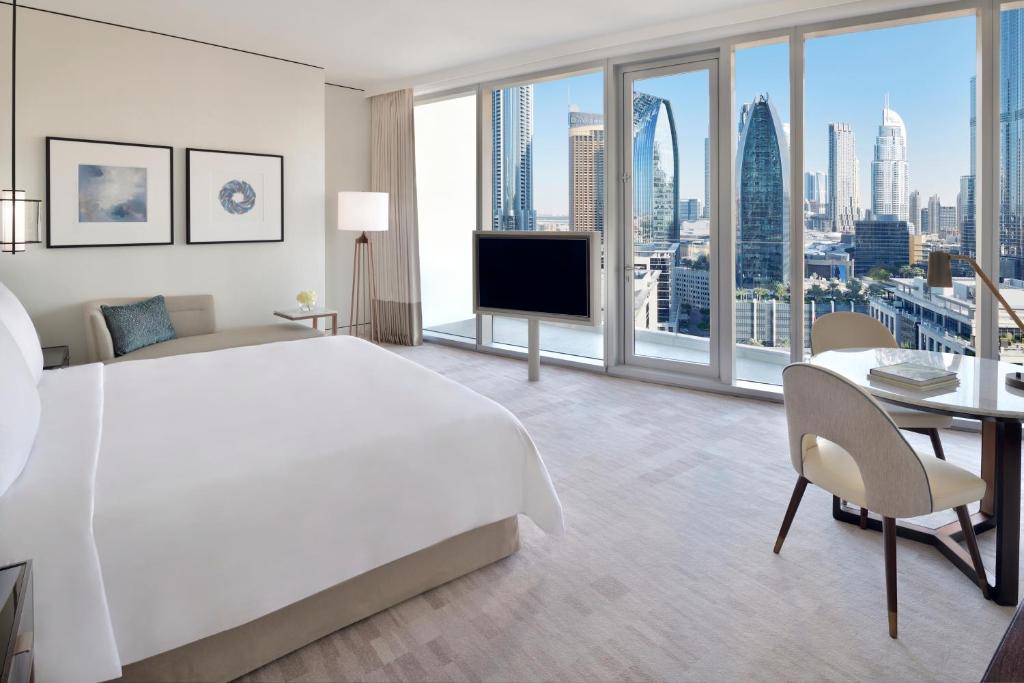Club Room Burj View - Image 3