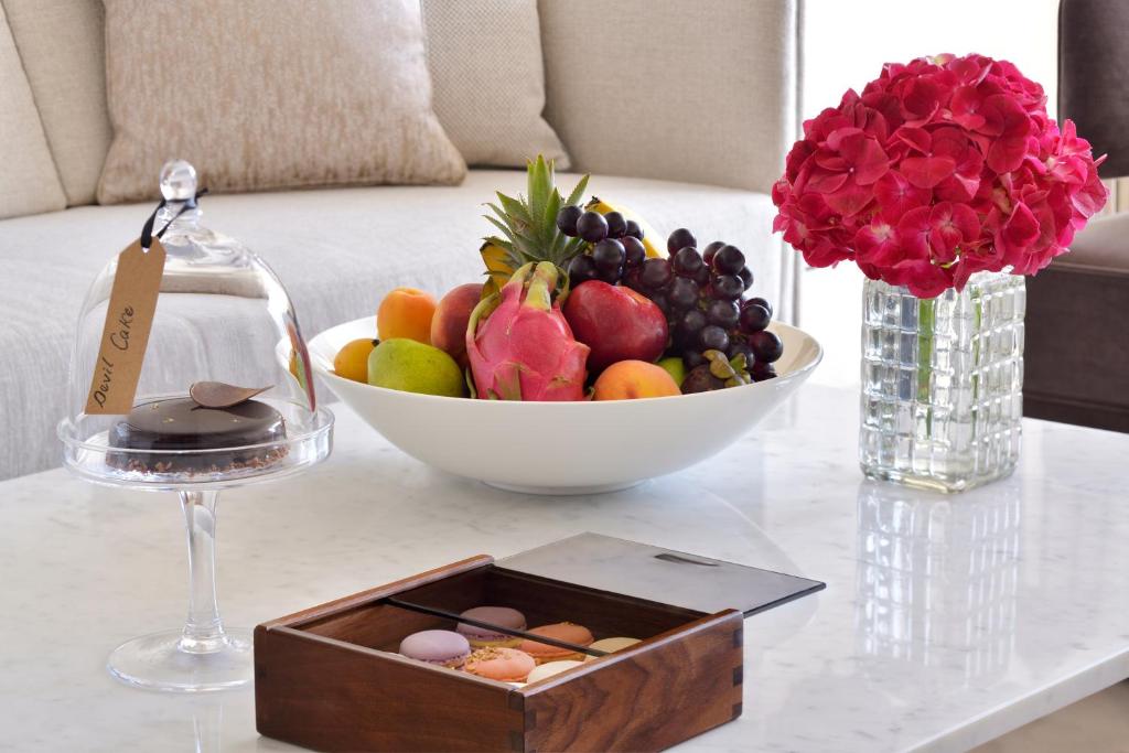 Executive Suite Sky View - Image 4