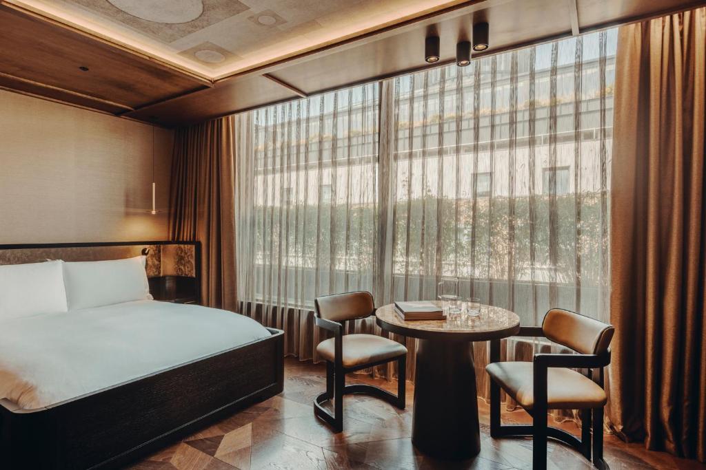 Aethos Room - Image 2