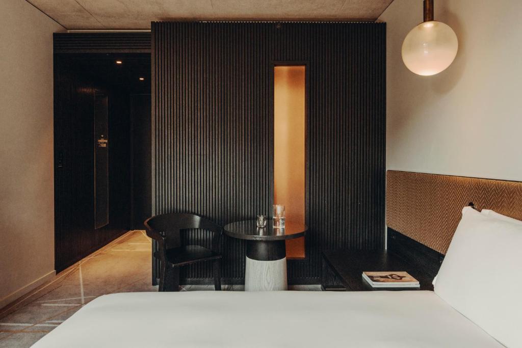 Executive Room - Image 3