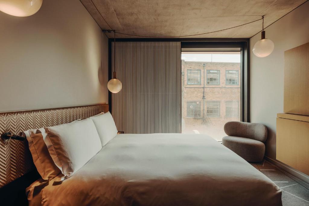 Executive Room - Image 4