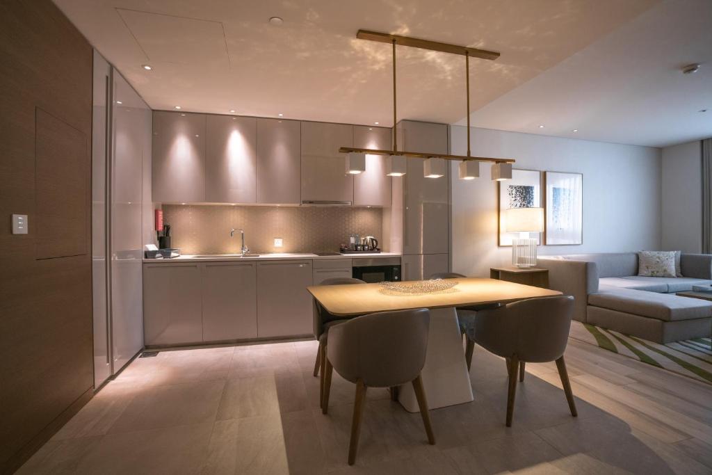 City View One Bedroom Apartment - Image 7