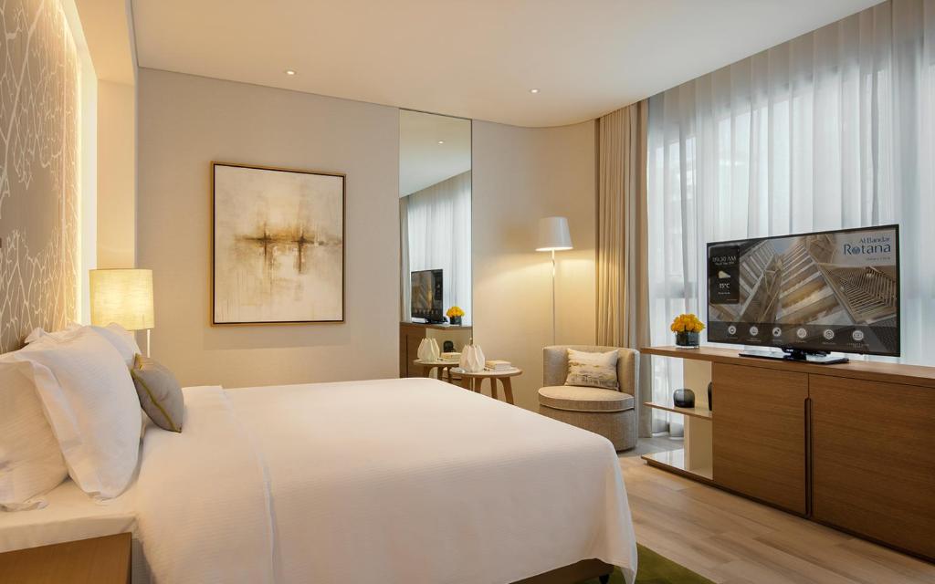 City View Studio - King Bed - Image 2