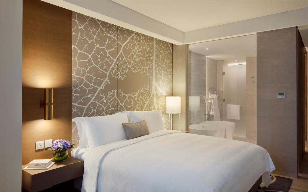 City View Room - King Bed - Image 2